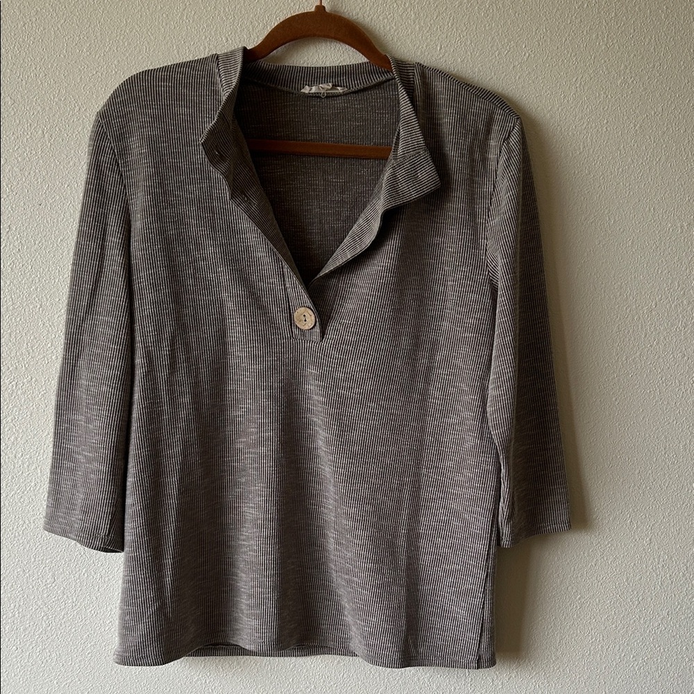 Chic Gray Buttoned Women's Tunic